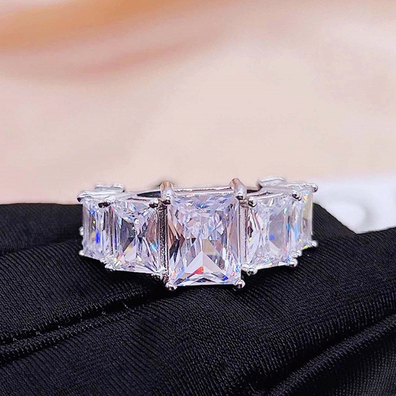 Nhẫn Đính Hôn Đính Kim Cương Nhân Tạo Hình Vuông Màu Bạc Sang Trọng Có Thể Điều Chỉnh Kích Thước Dành Cho