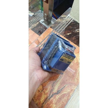 Biến điện 500W vào 220V ra 110V hàng chất lượng cao , lỏi đồng , dộ bền cao , nguồn điện ổn định