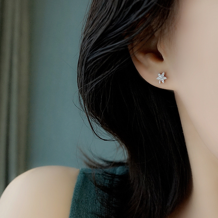 MRS.D【In Stock】100% Sterling Silver Maple Leaf Mosaic Drill S925 Earrings Stud Earrings Colors of Zircon Jewelry Gift Ear Clips Minimalist Earring Design Jewelry Girls Allergy Free