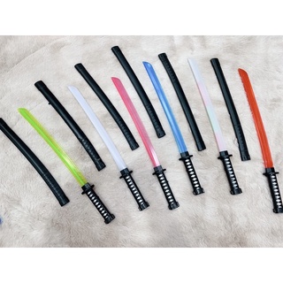 kiếm katana phát sáng