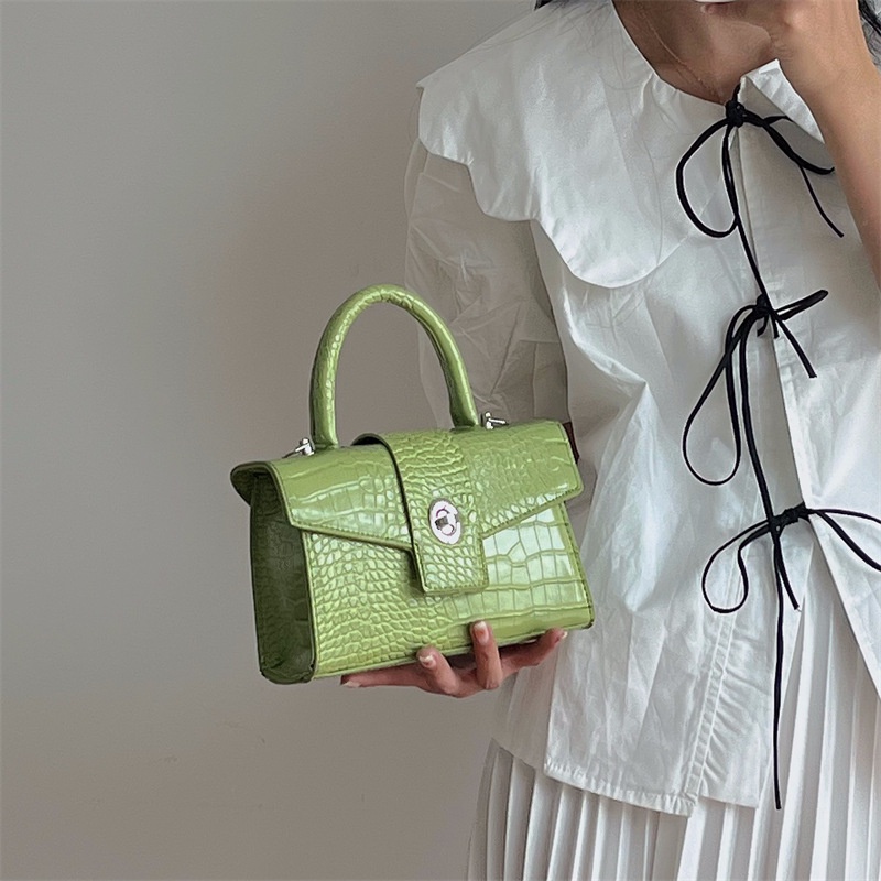 Túi Đeo Chéo Hình Vuông Nhỏ Vân Da Cá Sấu Có Khóa Thời Trang Cho Nữ