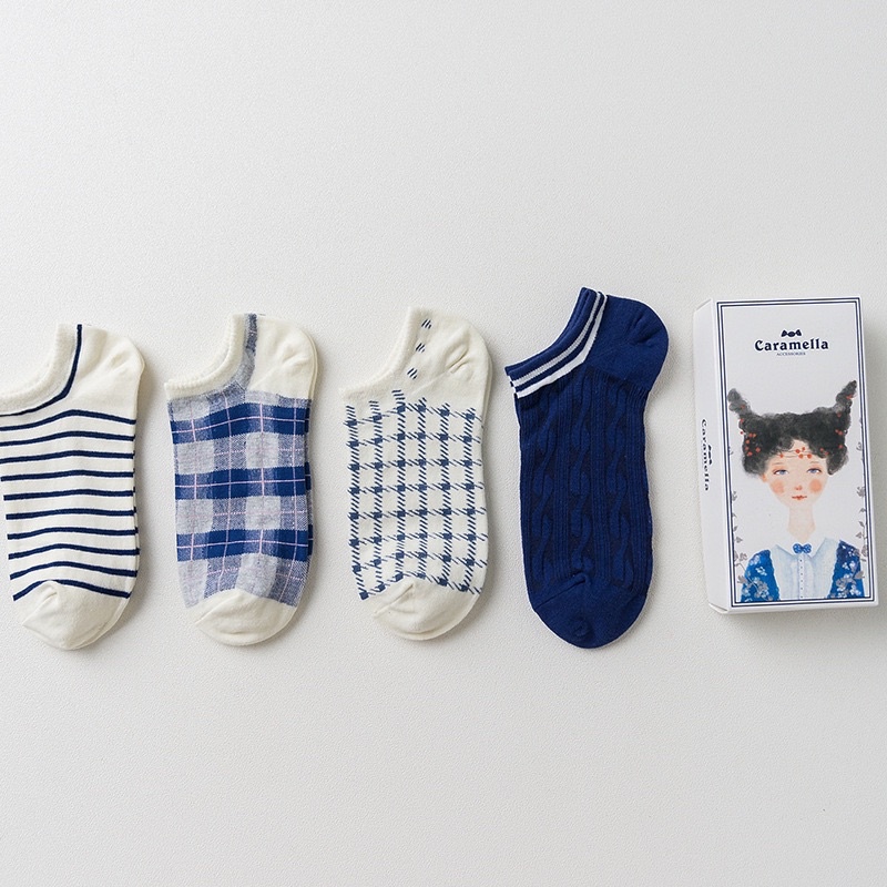 Set 4 đôi tất mắt cá nữ Caramella hoạ tiết caro tặng kèm hộp hoặc túi zip hình công chúa đại dương