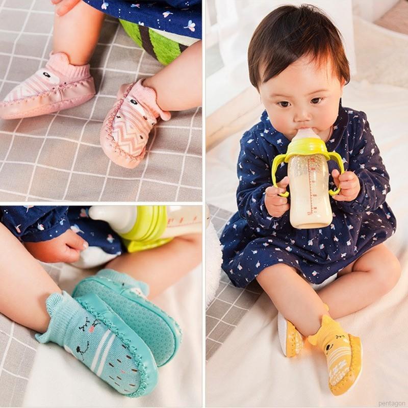 Giày/ Tất vải cotton đế mềm chống trượt nhiều màu cho bé
