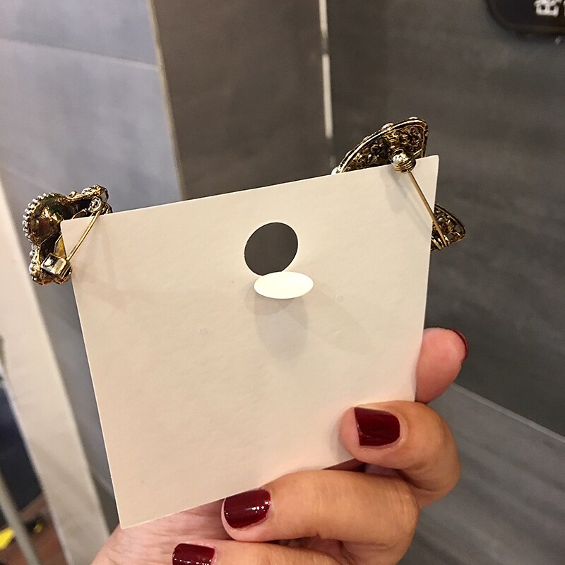 Ghim cài áo hình nơ phối dây xích phong cách vintage thời trang cho nữ