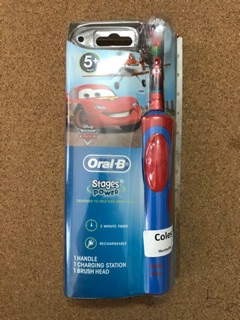 Bàn chải điện Oral B