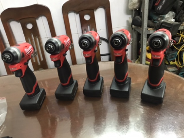 Vit Milwaukee 2553 , khoan 2504 gen 3