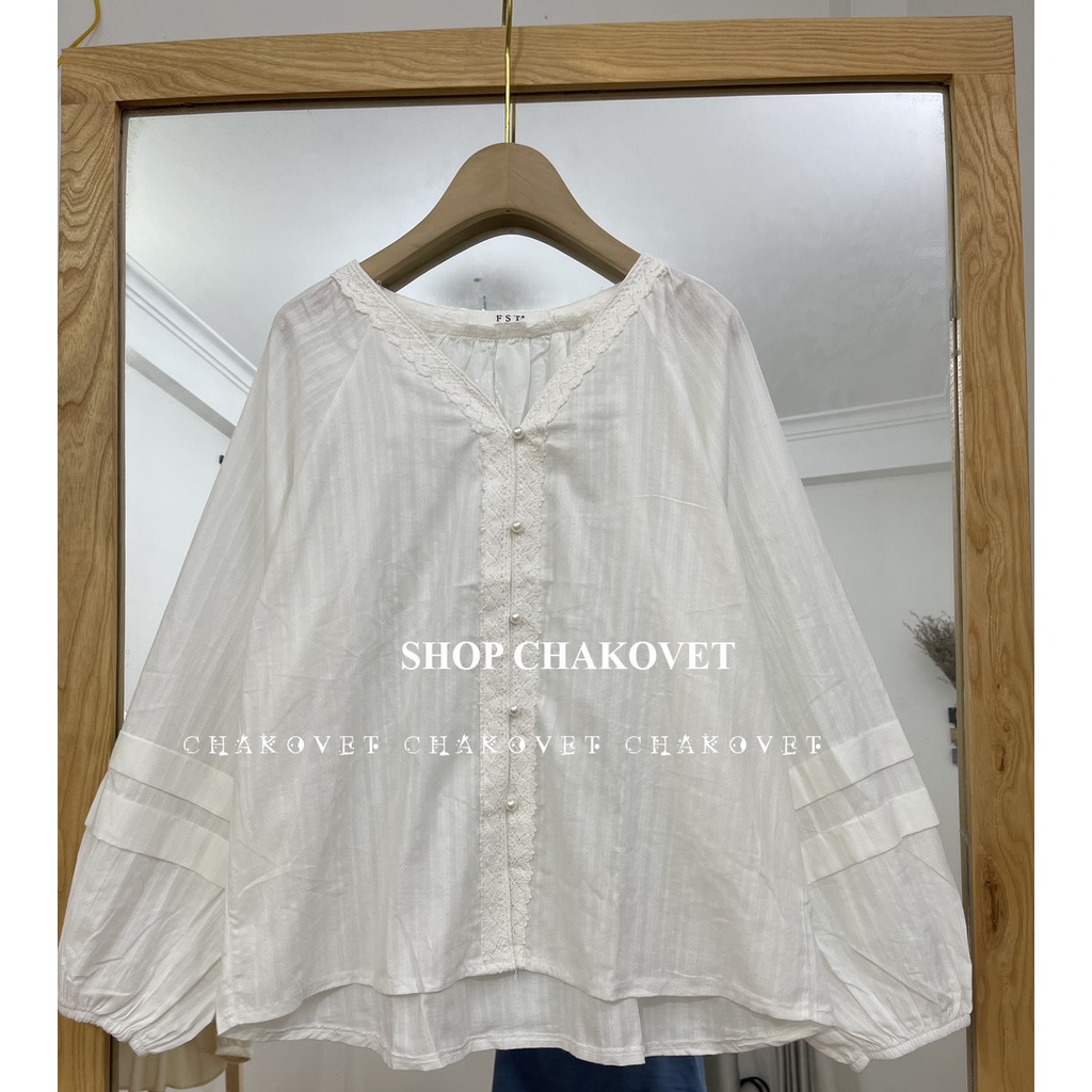 Áo sơ mi nữ dài tay form rộng CKA871, áo kiểu nữ đẹp cổ V tay bồng dáng babydoll cúc ngọc viền ren mặc đi làm đi học | BigBuy360 - bigbuy360.vn