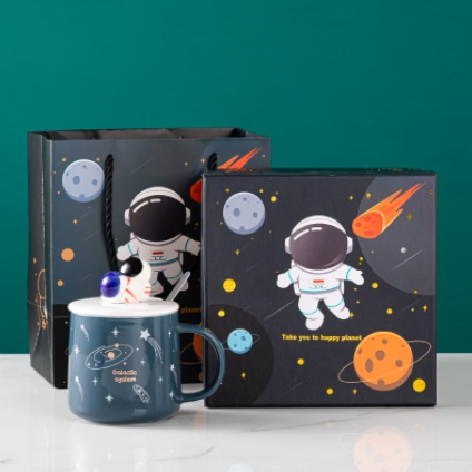 Cốc ly sứ có nắp Phi hành gia nhiều màu kèm thìa, hộp quà, túi quà 400ml dùng để uống nước, pha trà, pha cafe quà tặng