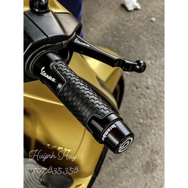 GÙ TAY LÁI VESPA RACING, MARU, Z