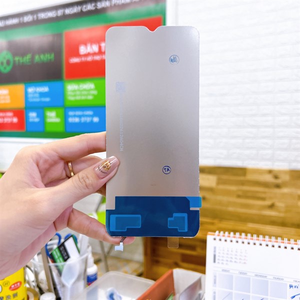 Phản quang Realme C20