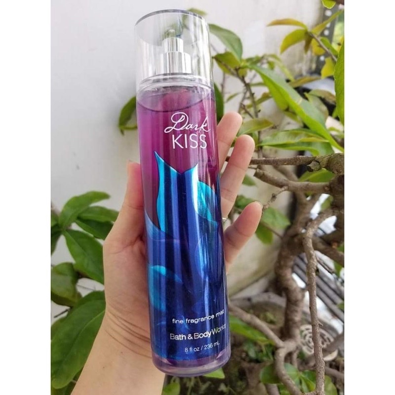 Xịt toàn thân BATH & BODY WORK DARK KISS 236ml