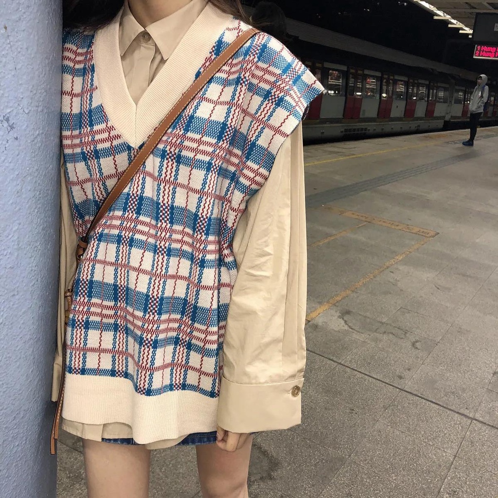 Áo sát nách cổ chữ v form rộng phong cách Hàn quốc