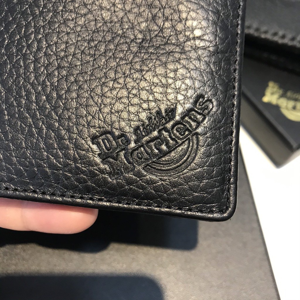 Ví nam Dr. Martens