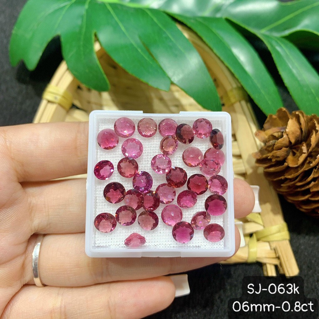 Mặt Đá Tourmaline Hồng Đậm Và Nhạt Đủ Hình Dáng Và Size