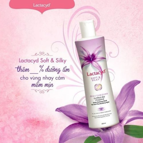 Dung dịch vệ sinh phụ nữ Lactacyd Soft &amp; Silky Giàu Chất Dưỡng Ẩm 150ml