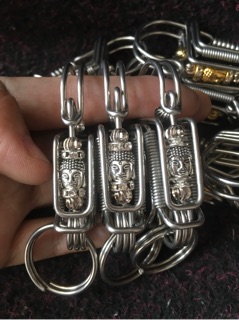 Móc khoá inox mặt phật làm thủ công