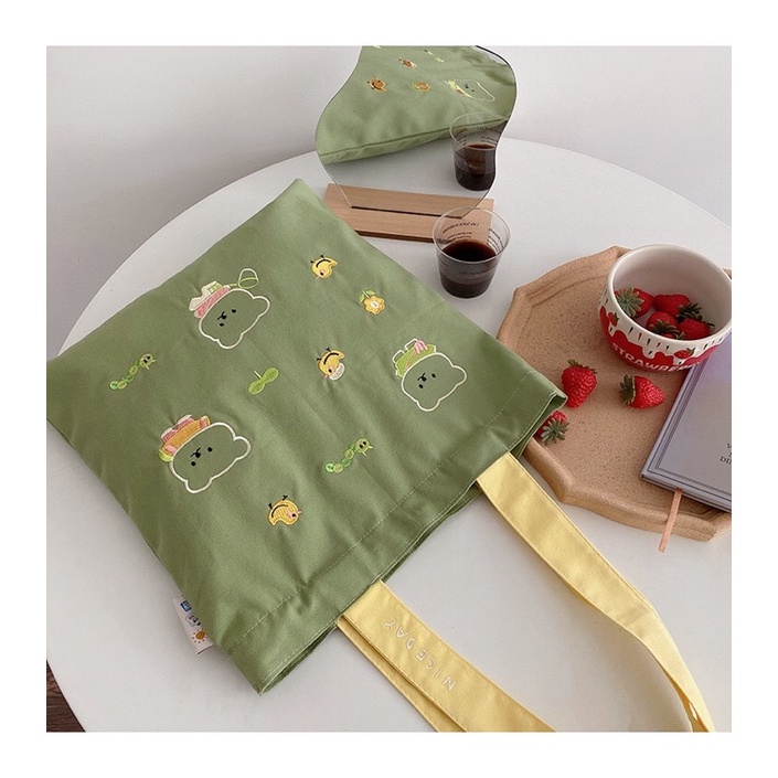 Túi tote đeo vai màu vàng và xanh lá style korea siêu xịn (hình thêu)