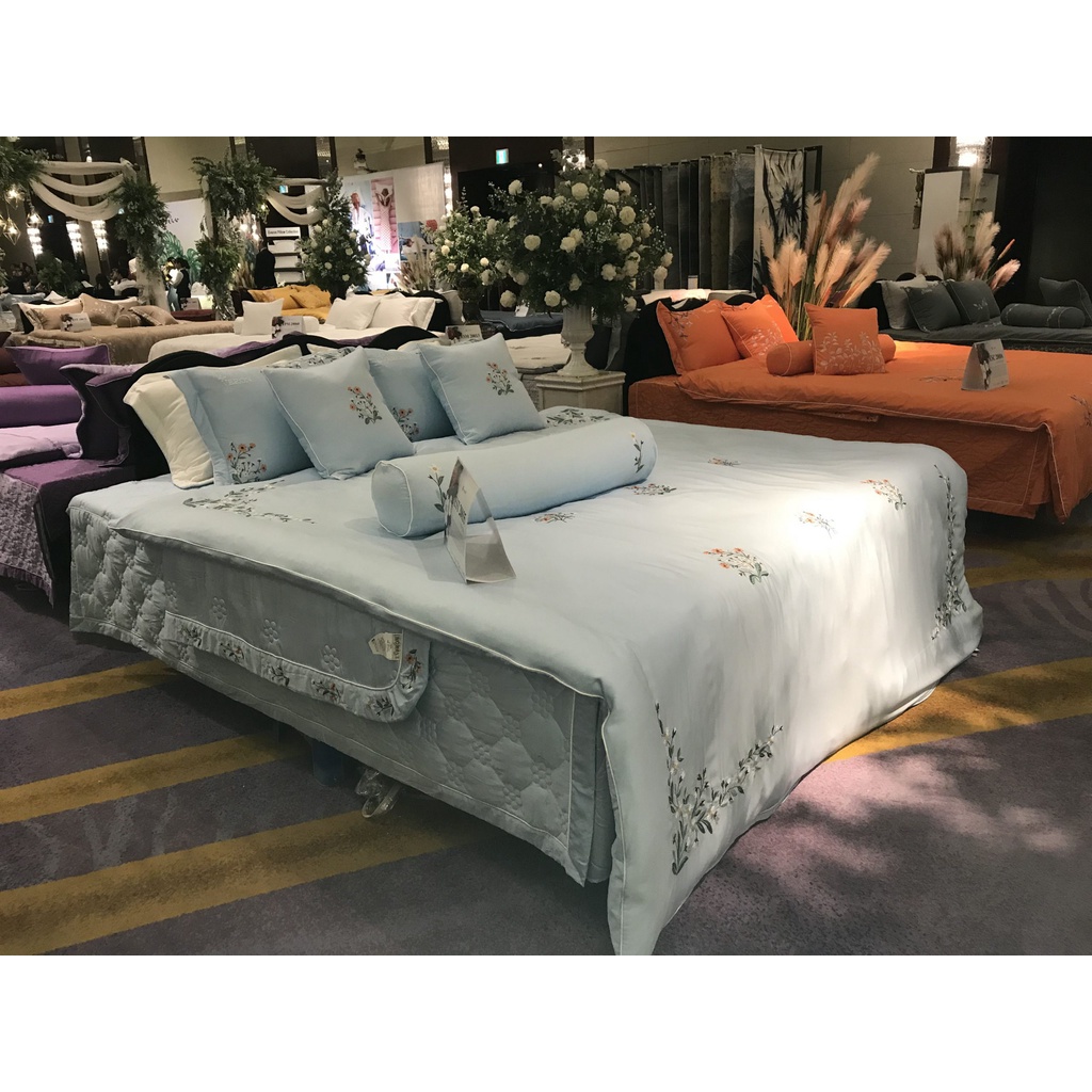 Bộ bốn mùa EVERON gồm: 01 Ga phủ + 01 Chăn bốn mùa 200*220 + 02 Vỏ gối 45*65 EST 20035