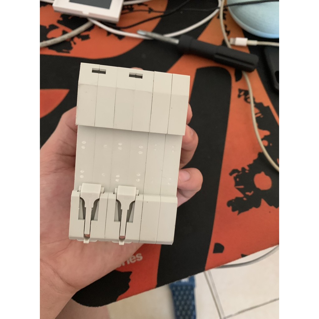 Aptomat Cầu Dao Tổng Điều Khiển Qua Wifi Tuya 63A