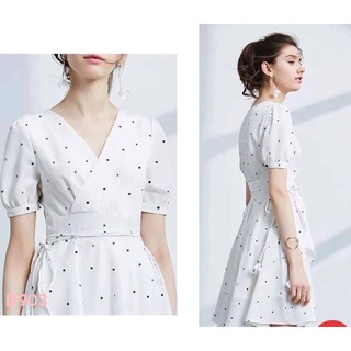 Đầm vạt chéo chấm bi