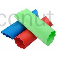 Dụng cụ lột vỏ tỏi bằng silicon tiện dụng cho nhà bếp