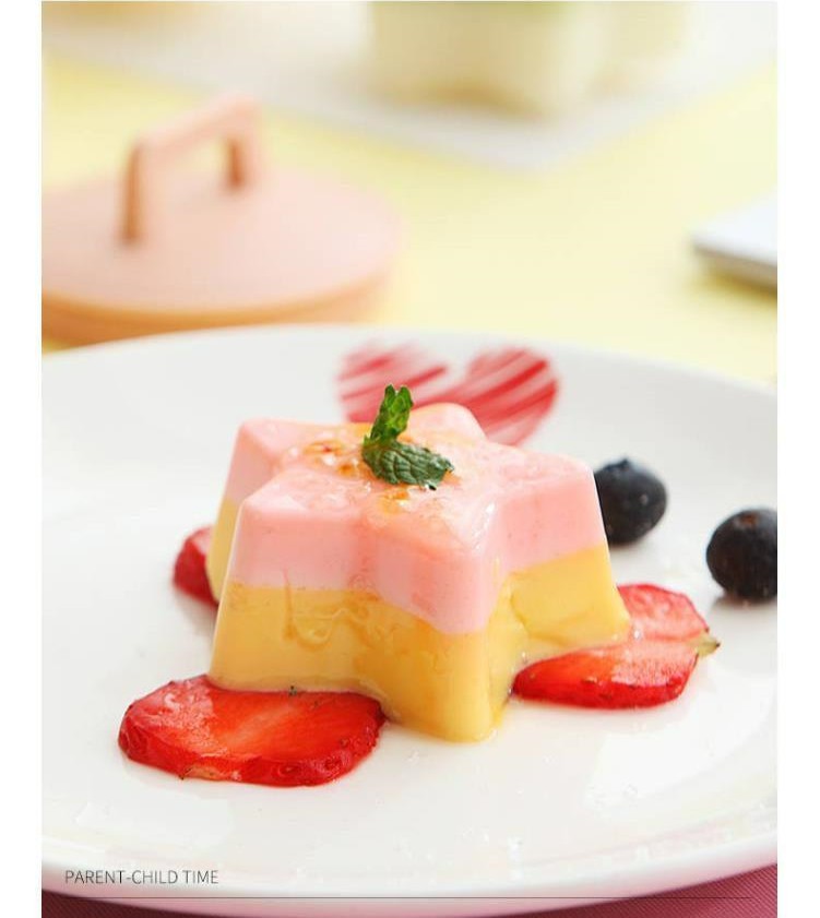 Set 4 Khuôn Dụng Cụ Luộc Trứng ANAEAT Bằng Nhựa Có Nắp Và Cọ