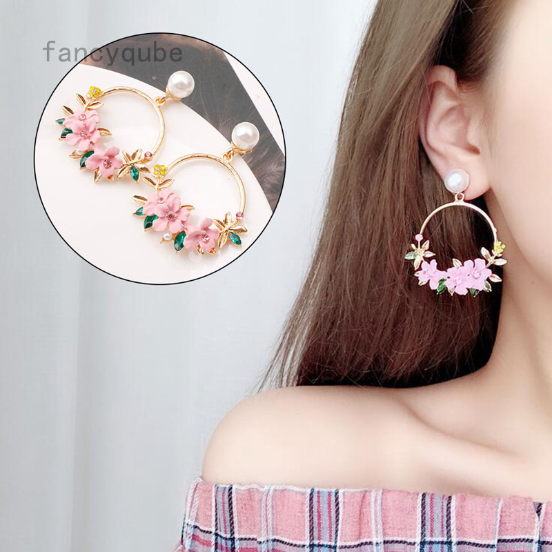 Khuyên Tai Tròn Đính Hoa Xinh Xắn Cho Nữ