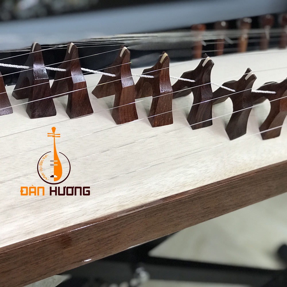 Đàn tranh cao cấp DT449 gỗ Cẩm Lai 17 dây