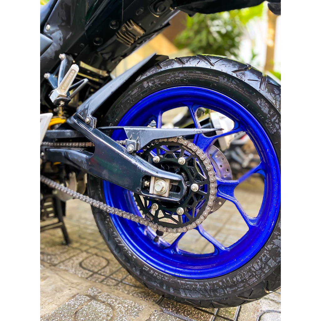 Nhông xích cho Yamaha MT15 - Nhông Reto kèm xích RK - X1R kèm phớt cao su.