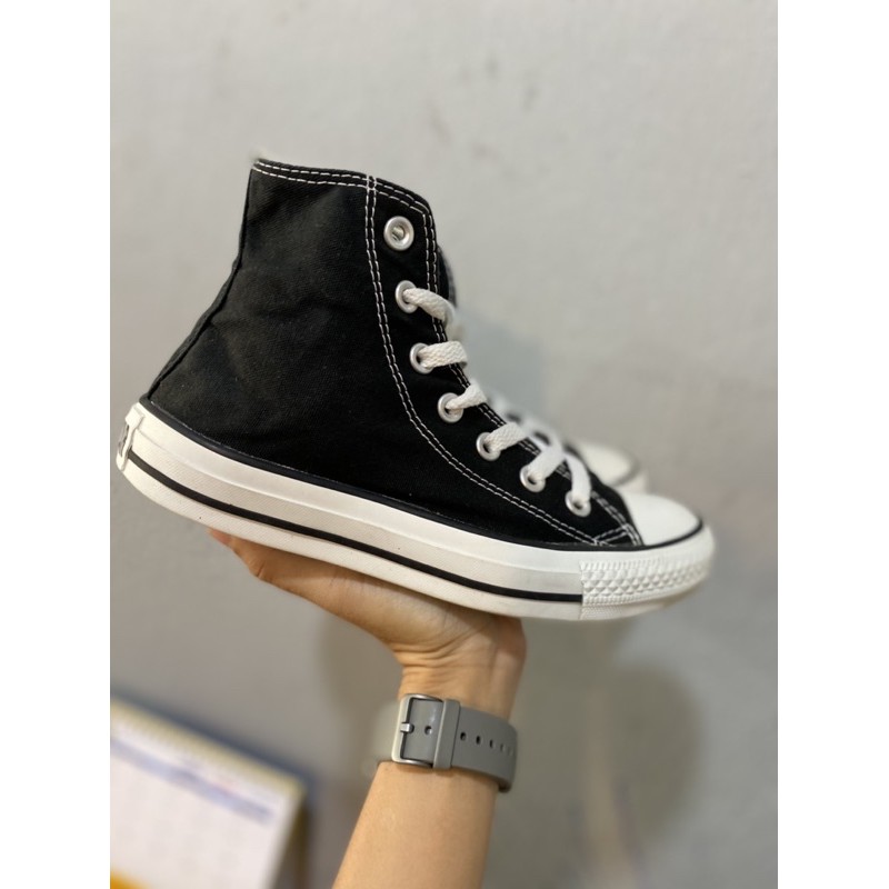 GIÀY CONVERSE ĐEN TRẮNG CỔ CAO SIZE 37 FULL BOX (Real 100%/2Hand)