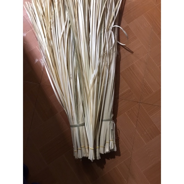 Lạt Giang gói bánh chưng 50 lạt