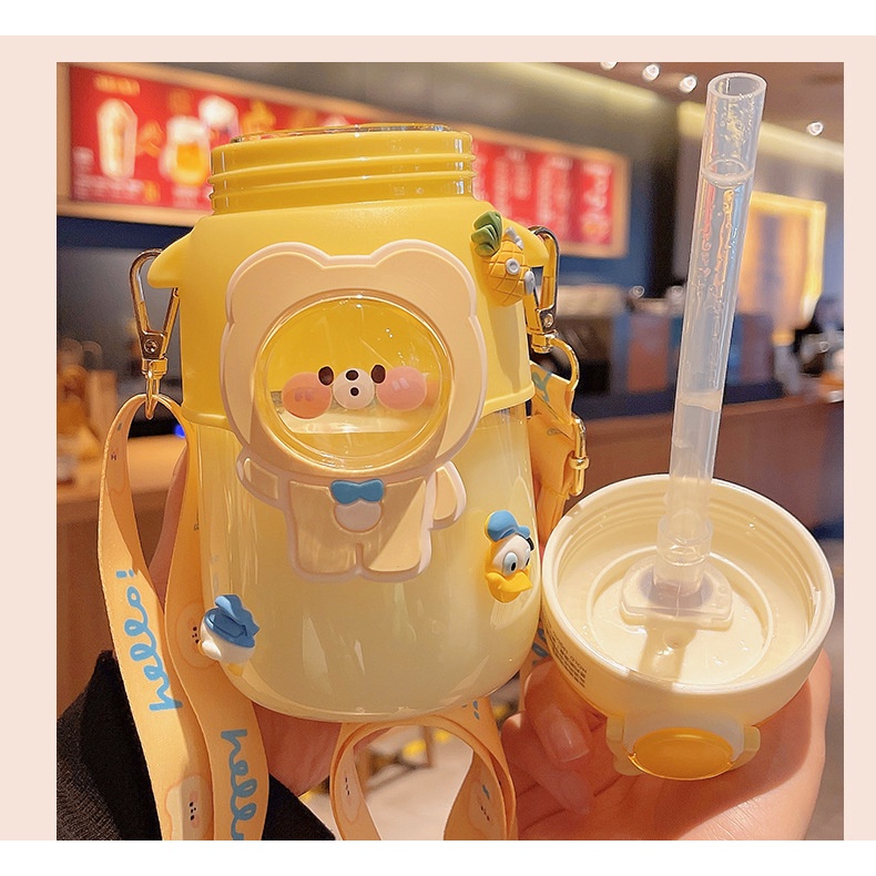 Bình nướ cho bé cute có ống hút hình gấu. Bình nước cho bé đi học có dây đeo, Dung tích 720ml mã B17