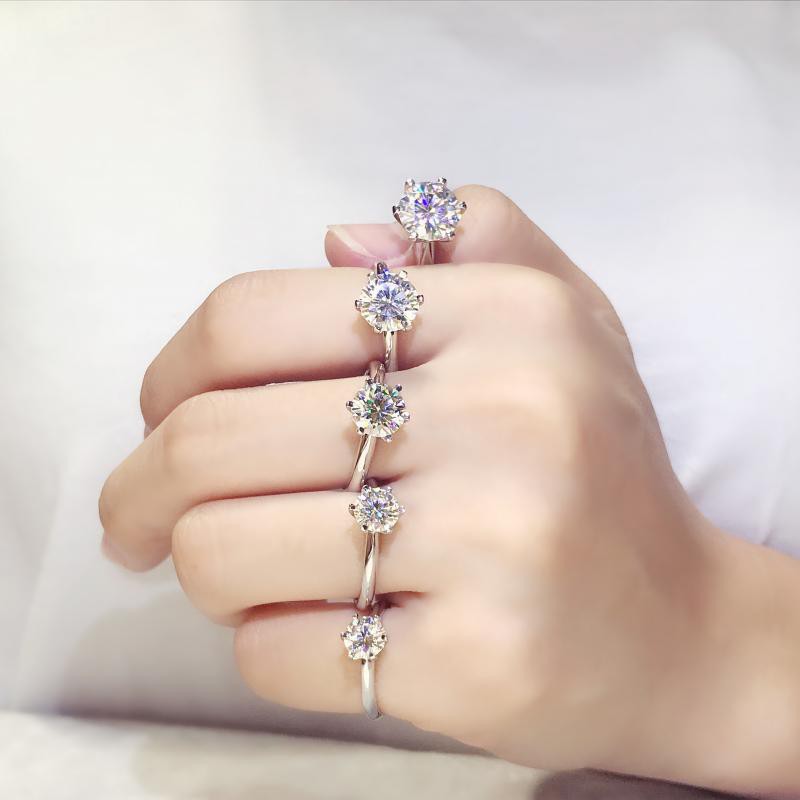 Nhẫn đính hôn kim cương vàng trắng phong cách đơn giản thời trang cho nữ