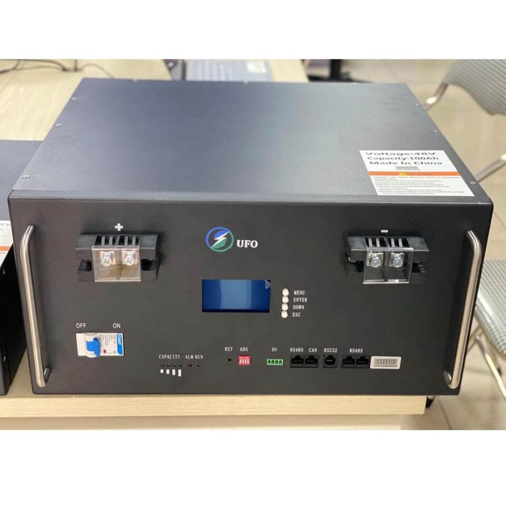 PIN LITHIUM UFO 4,8KWH 48V 100AH GẮN TỦ - MÀU ĐEN, CÓ MÀN HÌNH