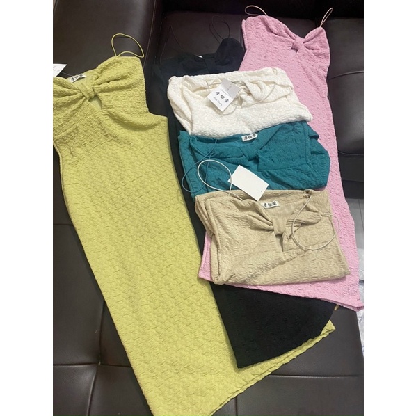 Đầm 2 dây ôm body dài qua gối vải xốp cao cấp - ALOHASHOP91