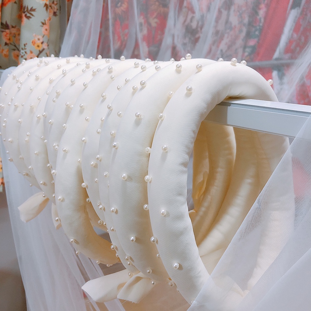 Mấn tròn đội đầu đính hạt trai màu kem siêu xinh