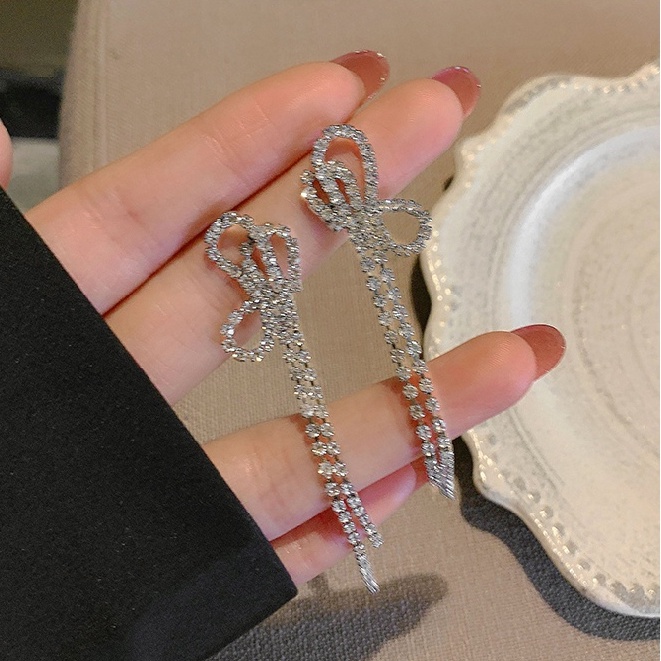 Bông tai dáng dài hình nơ xinh xắn cho nữ