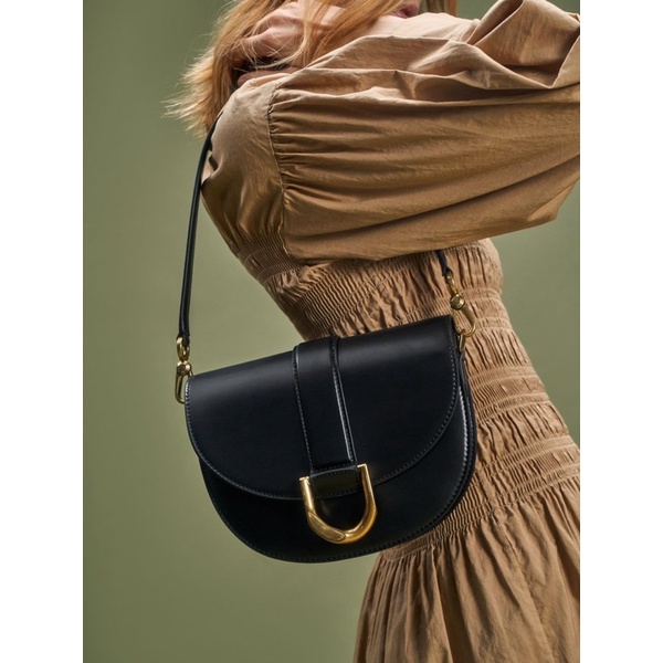 Túi dáng D nắp kim loại