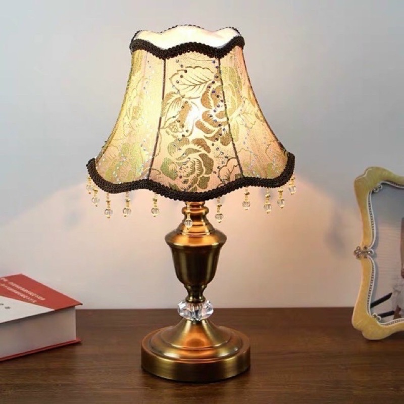 Đèn Ngủ Để Bàn Phong Cách Tân Cổ Điển