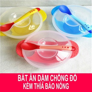 Bát ăn dặm kèm thìa báo nóng