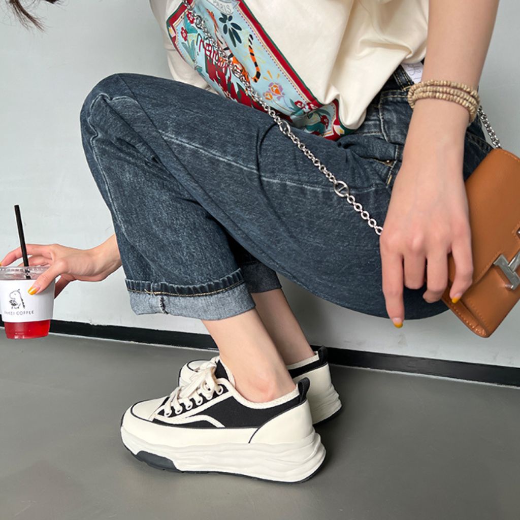 Giày thể thao nữ độn đế 4,5cm đen trắng mẫu mới ulzzang cổ thấp cột dây phong cách Hàn Quốc chất xịn, Giày nữ BUXINO03