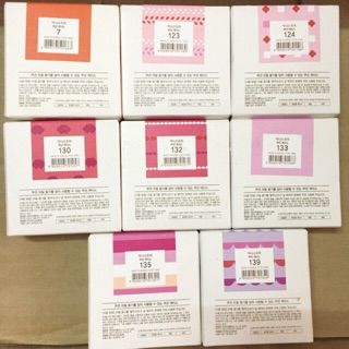 Combo vỏ hộp và bông phấn Innisfree