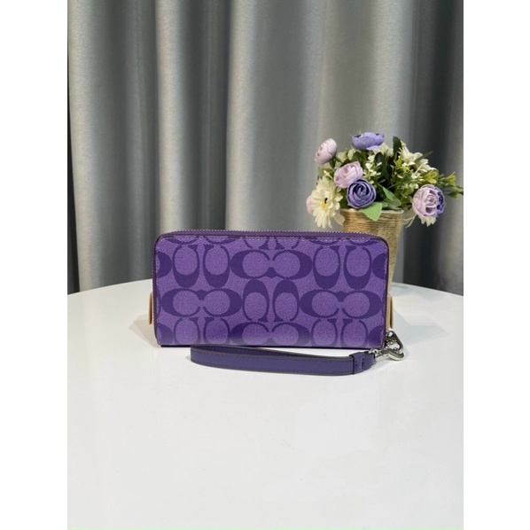 VÍ COACH LONG ZIP C4452