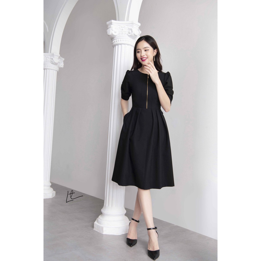 VÁY XÒE TAY BỒNG KHÓA ĐỒNG TRƯỚC NGỰC | BigBuy360 - bigbuy360.vn