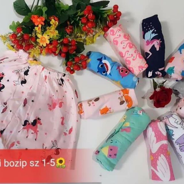 Quần chục bé trai bé gái
