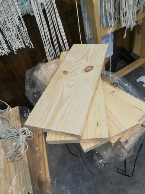 Tấm gỗ thông làm kệ bản rộng 20cm