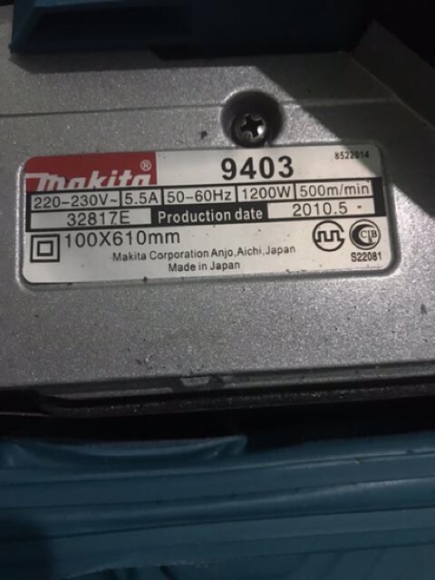 Máy chà nhám xe tăng băng chuyền lớn makita