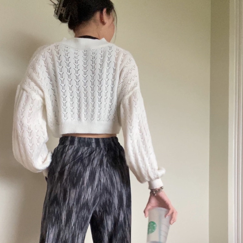 Áo khoác len croptop ngắn khoét ngực