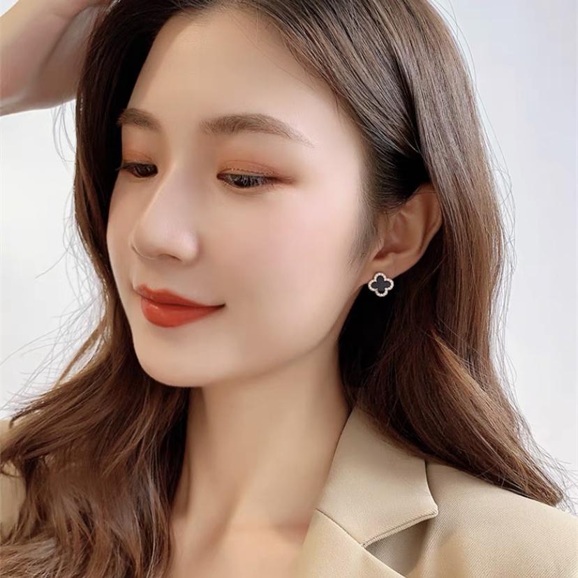 Bông Tai Hình Cỏ Bốn Lá Đính Đá Thời Trang Hàn Quốc Cho Nữ