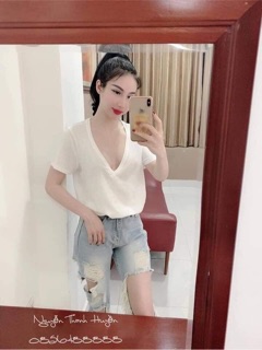 Áo phông trơn cổ tim
